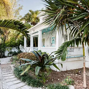 Deluxe King With Balcony - At House With Parking! Inn Key West